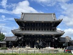 東本願寺前は最近よく通りますね。