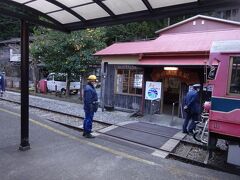 接岨峡温泉駅を出発。