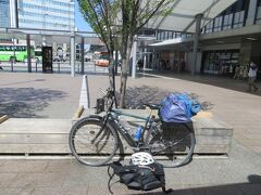 10：19
JR 姫路駅に到着。自転車を袋に入れます。
