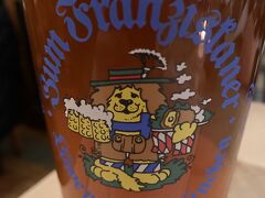 フランツィスカーナーに入りました。
グラスかわいいい。オクトーバーフェストモチーフでしょうか。