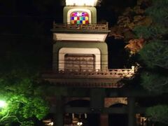 尾山神社がライトアップされていました。