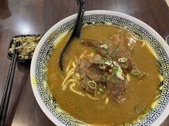 台北滞在中に、またまた老董のカレー牛肉麺を食べに行ってしまいました。これは万人にお勧めできるものでは無いのですが、私はどうしてもまた食べたくなってしまう。既に40年近くの付き合いです。
