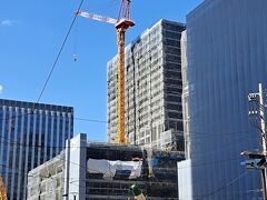 広島駅の工事も着々と進み形が見え始めました、再来年完成予定です。