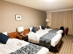 成田空港近くの，ホテルマイステイズプレミア成田に宿泊します。

古さは否めませんが、前泊目的なら十分です。