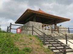 石垣島は観光地が南側と西側に集中しており、北や東には展望台くらいしか見るところがないのが辛いところ。

こちらは石垣島の北東部にある玉取崎展望台。