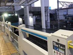 地元東十条駅は5時15分発の京浜東北線南行で出発。