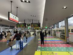 大阪駅で降りて。