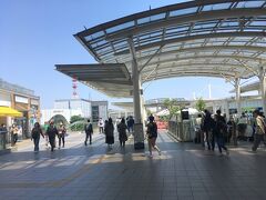 氷川神社の参道の最寄り駅・さいたま新都心駅を降りて東口に出ました。
