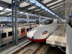 新しくなった長崎駅に到着した「かもめ」
地上時代の長崎駅の面影は微塵もございません。