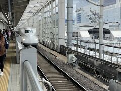 12：02にN700系ひかり506号東京行きが入線する。

新幹線京都　11：55
　　　　　　12：08《ひかり506号》