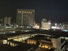 仙台駅がよく見えて、夜のライトアップが綺麗でした。