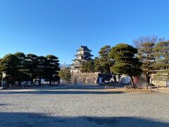 そして松本城。かなり前に訪れていますが、こんなちっちゃかったっけ、という印象です。