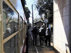 本銚子駅で乗り降りする人達