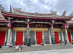 台湾のお寺の雰囲気はすごく好きです。
中国本土や香港も同様。

香港も行きたいな～