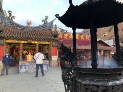 「台北霞海城隍廟」
訪れる度に、いつも参拝者が絶えない。