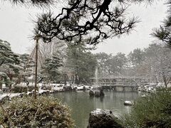 神社隣接の明媚な白山公園