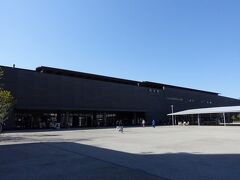 熊本駅白川口駅前広場(アミュ広場)