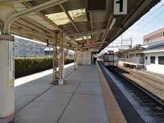いきなりですが、奈良県橿原市にある近鉄橿原線「畝傍御陵前駅」下車。時刻は10:07。
愛知県の自宅の最寄り駅から始発に乗り、乗り換え4回、所要4時間13分(運賃2800円)で到着しました。