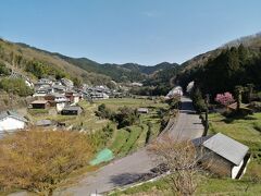 せっかくなので幹線道路を逸れ、稲渕集落内を探索します。