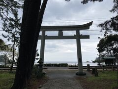 海の近くにあり気持ちのよい神社。