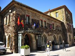 ホテルはルレエ
Hotel de la Cité Carcassonne-MGallery  
ジュニアスイート キングサイズベッド
グルメ体験：1 泊 2 食付き(84ユーロ×２）　専用駐車場 28 ユーロ 
計666.05ユーロ
