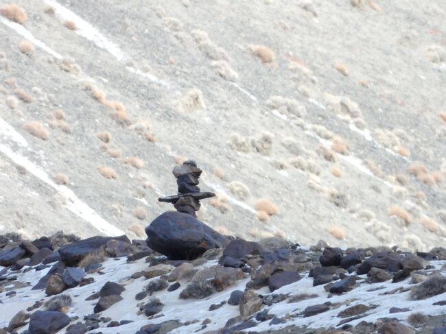 世界中でよく見かける石を積んだやつ