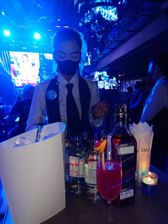 ウィスキーセット3980バーツです。