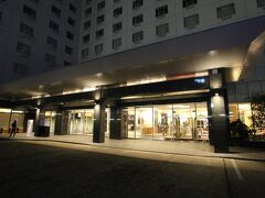 この日の夕食は駅東口そばの都ホテルのバイキングです。減ったとは言え、コロナが収束していない中あまり気は進まないのですが、割り切っていきましょう。