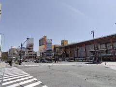 長野駅に到着。
ここからは写真左にある長野電鉄に乗り換え。