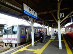 １１：２６，列車は美祢線の終点駅の長門市駅に到着、列車はこの先の仙崎駅まで行くがこの駅では53分間の停車時間です