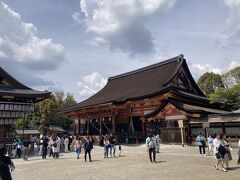 写真はありませんが円山公園を通って八坂神社へ。
円山公園はお花見の人がたくさんいてかなり賑わっていました。
八坂神社も人が多かったです。
このあと河原町を散策してから帰りました。

京都は日帰りできる距離に住んでいますがたまには宿泊して京都を楽しむのもいいなと思いました！