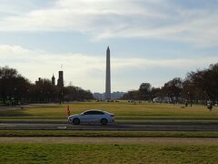 ワシントン記念塔も遠くに見える。