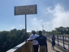 ザンビアを出国して、またヴィクトリアフォールズ橋へ。