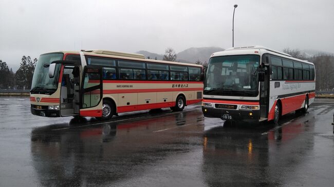 前回は本八戸行に乗りましたが今日は盛岡行の高速バス八盛号に乗車します。<br />やって来た南部バスに結構な乗客が乗り込み発車。途中市内のバス停では満席となってしまい、運転士が営業所に連絡して八戸インター停留所で手配して続行車と合流。2台で盛岡へ向かいます。