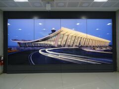 空港は映画「ダイ・ハード2」の舞台ともなっている。