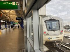 ニューヨークに到着。AirTraindeターミナルを移動します。