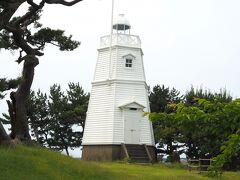 かつては最上川の河口あたりにあり、酒田港への夜間航行の際の目印として活躍したという灯台もあった。