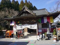 ●岩本寺

こちらが本堂です。
五尊の本尊を祀るお寺さんです。
この本堂、ちょっと面白いものがあるようで…