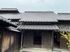 レストラン前のバス停からまぁーるバスに乗って渡辺蒿蔵旧宅へ。2年前からバスルートが少し変更になっておりちょっと焦りました。