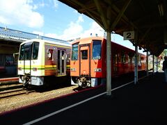 木次駅に戻り、１１：５０発の備後落合行列車に乗り出発です、列車は2両編成です