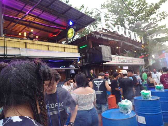 お店の中にも入れます。