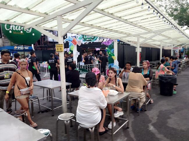 まだ時間が早いからです。