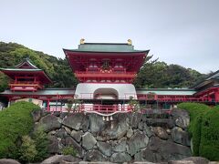 耳なし芳一の舞台にもなった赤間神社到着。