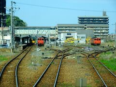 １１：２０、益田駅に到着、この先は山陰本線の長門市行列車は１３：１２発までありませんが、山口線を走る新山口行が直ぐの接続であるのでそちらに乗り換えます