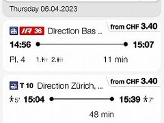 <上記画像の出典：「SBB Mobile」より>
さて、チューリッヒ空港から中央駅まで移動します。
切符の購入は、窓口・券売機・SBBアプリとありますが、もちろんSBBアプリで購入します。出発地と目的としてを入力すると、直近の列車が表示されます。
14:56発はバーゼル行き、15:04発のトラムは時間が掛かるので却下、15:01発はSバーン(近郊列車)。56分発に間に合いそうなので、急いでPl.4(4番プラットフォームへ)
ちなみに、Flughafenは空港、HBまたはHBFは中央駅という意味のドイツ語なので覚えておくと便利です。