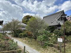 帰りは、寺廻りコースを歩きます。