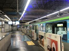 浜松町駅からのモノレールも始発列車。