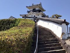 続いてやって来たのは掛川城です。