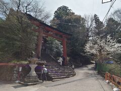 さて、登山再開。
吉野水分神社に寄っていきます。