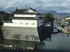3階からは、駿府城坤櫓を真正面から見ることができます。遠くは富士山も見えました。さて、展示内容ですが、駿府城の遺構がそのまま展示してあったり、家康三昧でした。